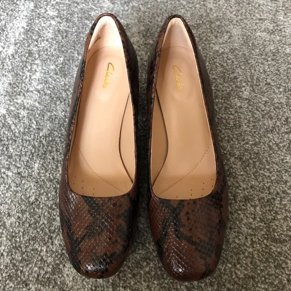 CLARKS Womens Heels Size 6 Snake Skin 2" Block Round Toe Comfort Loafers - Picture 2 of 6